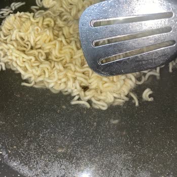 İndomie Noodle'da Böcek Şoku