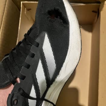 Adidas Ayakkabının Hızla Yıpranması