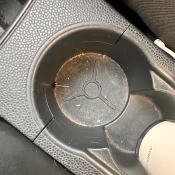 Araba Temizliği Fiyasko: İç Mekan Su Gibi!