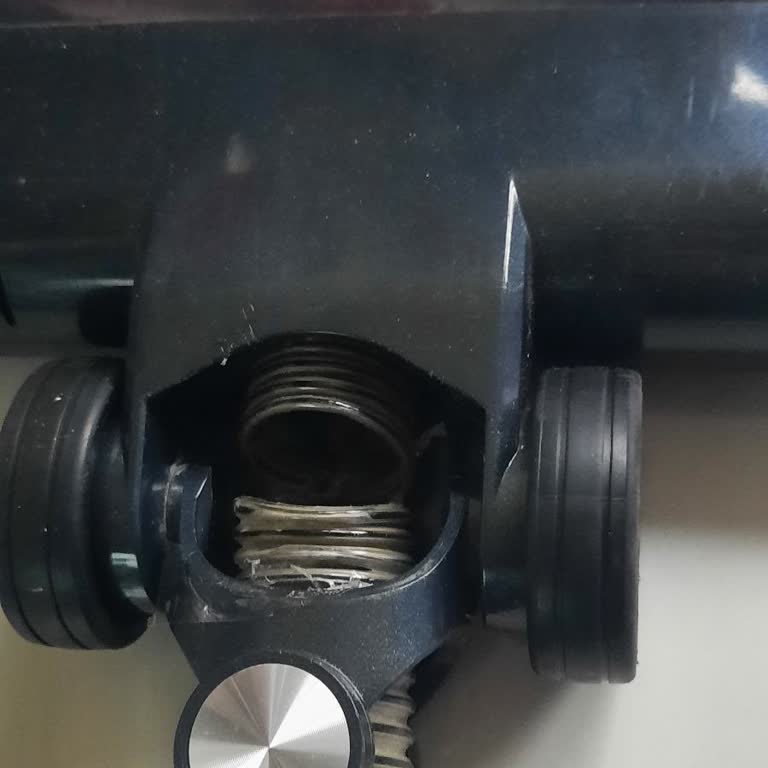 Onvo Dikey Süpürgenin Baş Hortumu Parçalandı