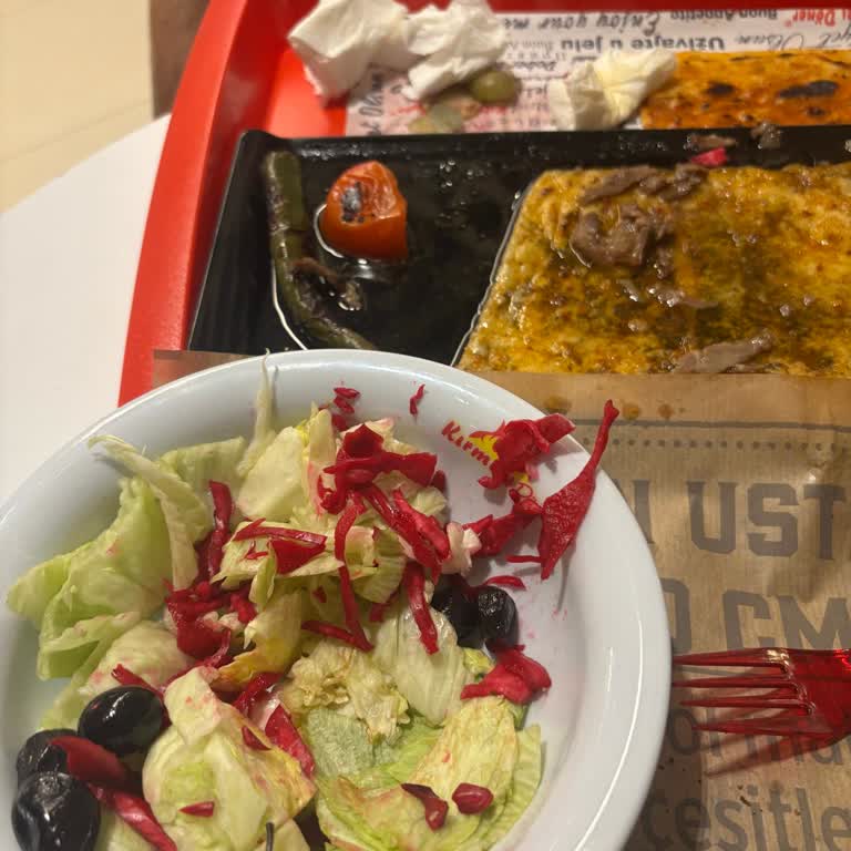 Yağ İçinde Yüzen Yemekle Hayal Kırıklığı