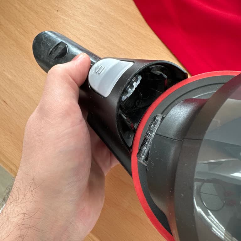 Bosch Süpürgemin Kırılan Parçası Mağduriyet Yaratıyor