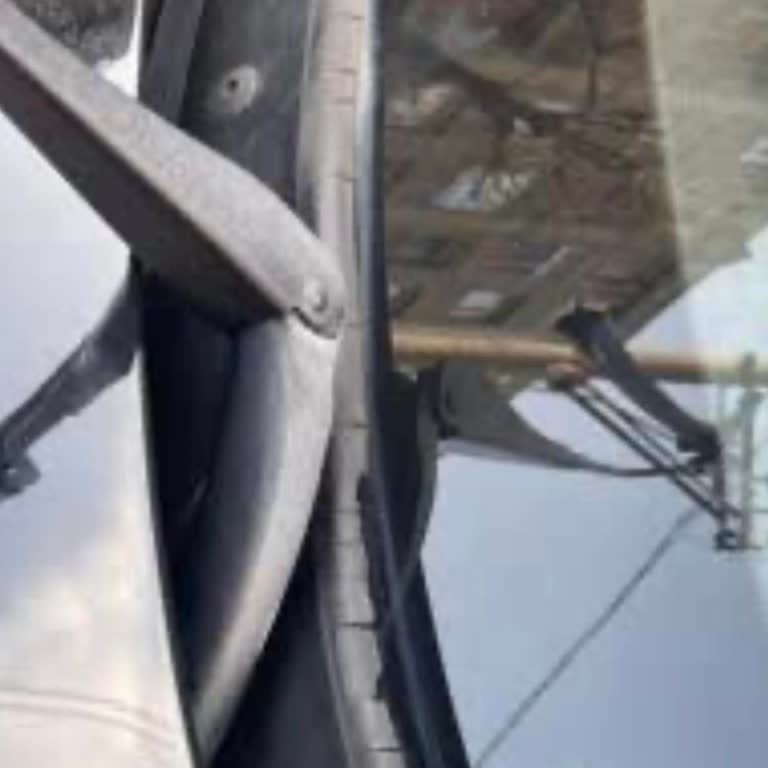 BMW F30 Ön Cam Izgarası Sorunu: Marka Değerini Zedeliyor