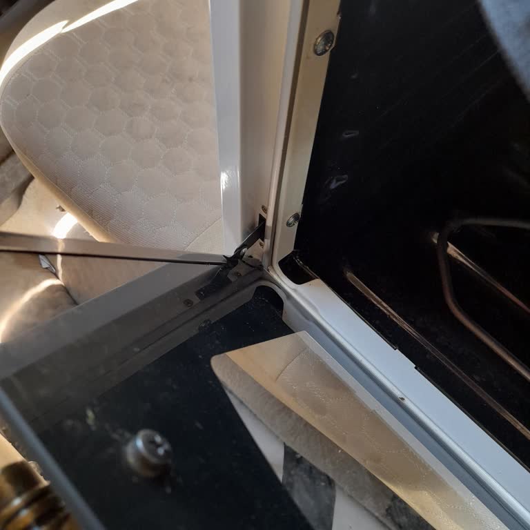 Simfer Fırın Menteşe Değişim Ücreti Şaşkınlığı