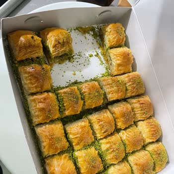 Faruk Güllüoğlu Baklavada Köşe Dilim Sorunu