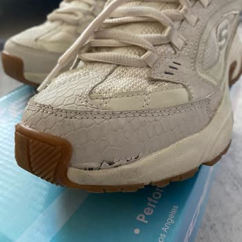 Skechers Ayakkabı Hayal Kırıklığı: Patlayan Sol Ön Kısım