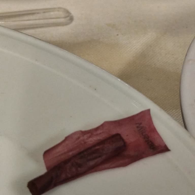 Baltalimanı Polis Evi İftar Sofrasında Sigara İzmariti Şoku