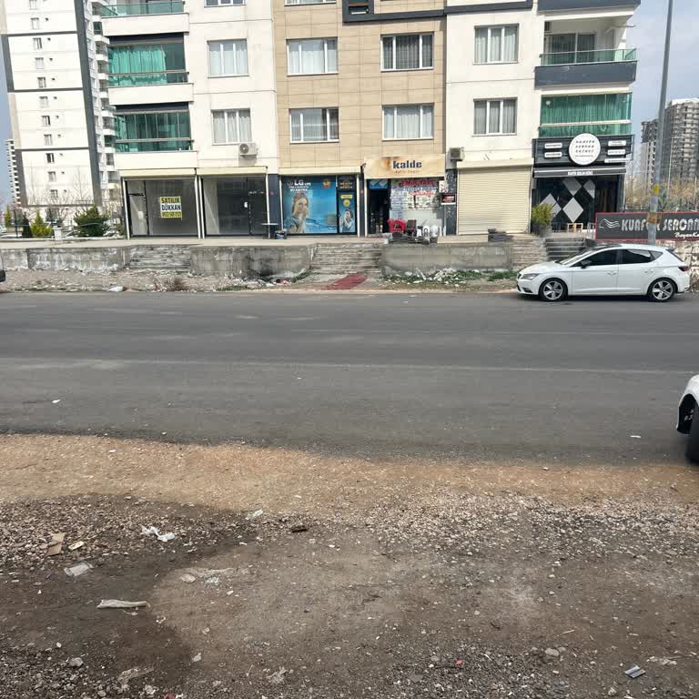 Medya Mahallesi'nde Kaldırım Ve Temizlik Sorunu