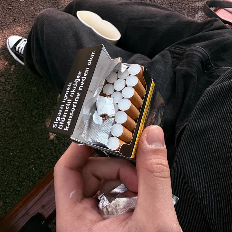 Kırık Sigara Ve Paket Sorunu