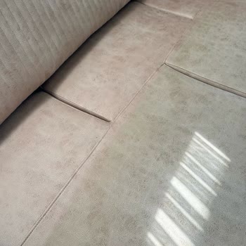 Garanti Kapsamındaki Koltuk Takımında Renk Değişimi Ve İletişim Sorunları