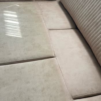 Garanti Kapsamındaki Koltuk Takımında Renk Değişimi Ve İletişim Sorunları