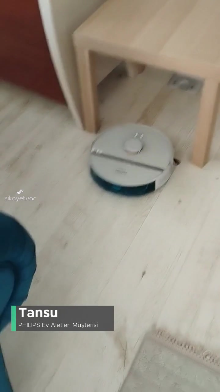 Philips Robot Olduğu Yerde Durup Kendini Kapatıyor! videonun kapak resmi