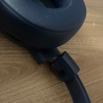 JBL 720 Bt'nin Sol Kısmı Aniden Koptu Ve Sallanıyor