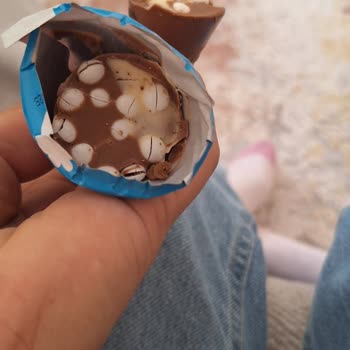 A101 Küflü Çikolata Şoku: Müşteri Mağduriyeti