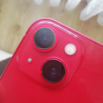 İphone 13'te Renk Soyulması Ve Pil Sorunu Karşısında Çözüm Bulamama