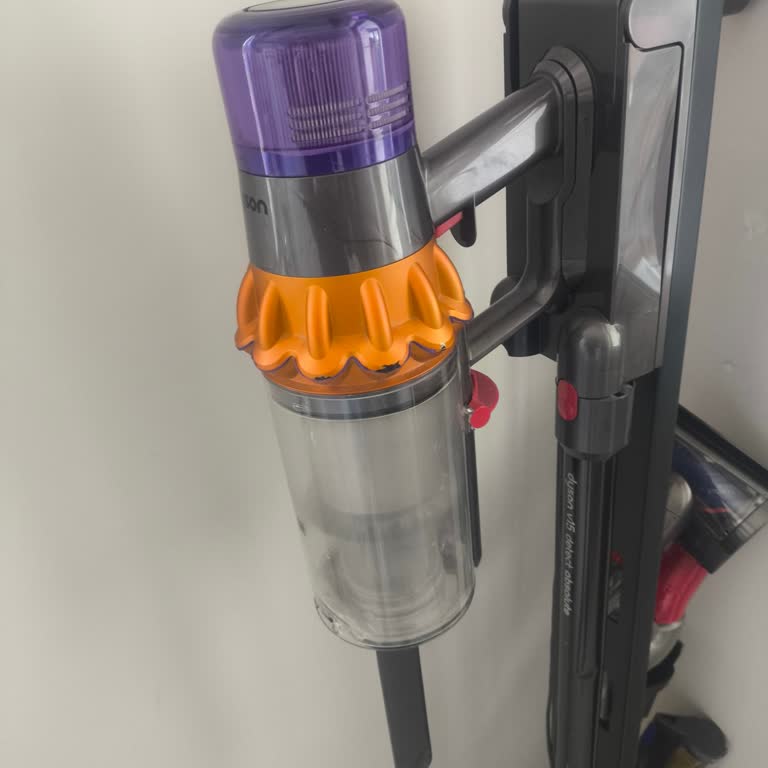 Dyson V15 se apaga constantemente, necesito solución