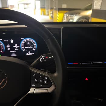 Yeni Araçta Sürekli Yazılım Sorunları Ve Yetersiz Servis Desteği