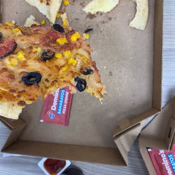 Yanmış Ve Kurumuş Pizza Deneyimi