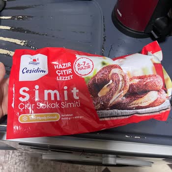 Dondurulmuş Simitin İçinden Eldiven Parçası Çıktı