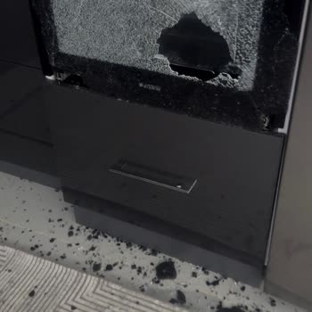 Patlayan Fırın Camı Ve Hayal Kırıklığı