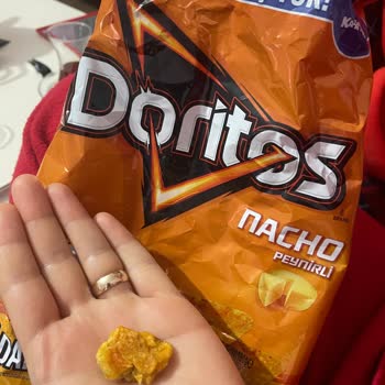 Cips Paketinden Çıkan Sert Parça Şoku