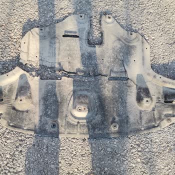 Kia Sportage'da Kartondan Motor Muhafazası Şoku