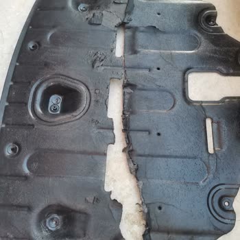 Kia Sportage'da Kartondan Motor Muhafazası Şoku