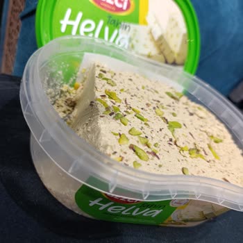 Bezci Tahin Helva İçinde Bir Tane Dahi Fıstık Yok