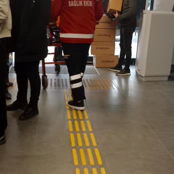 Bankada Anneme Yardım Edilmedi