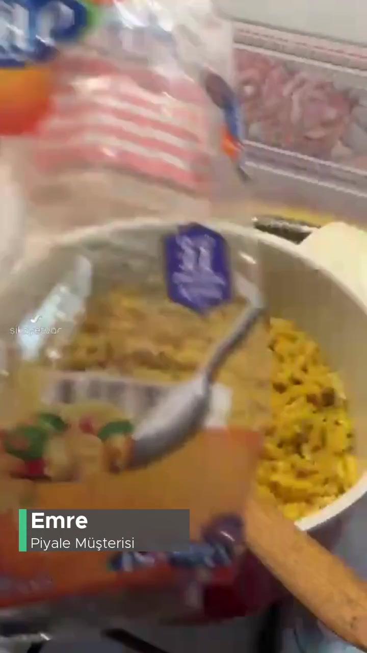 Piyale Makarna İçinden Ne Olduğu Belli Olmayan Bir Cisim! videonun kapak resmi