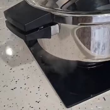 Karaca Düdüklü Pişirmiyor!