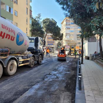 Kadıköy Belediyesi'nin Yol Çilesi: Çukurlar Ve Trafik Kaosu