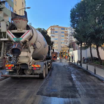 Kadıköy Belediyesi'nin Yol Çilesi: Çukurlar Ve Trafik Kaosu
