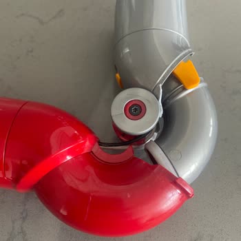 Dyson Süpürgemin Filtre Sorunu Ve Kırılan Parçası