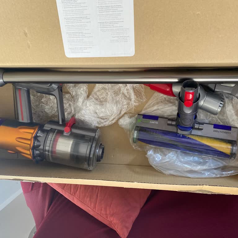 Dyson V12'nin Hayal Kırıklığı: Eksik Parça Sorunu