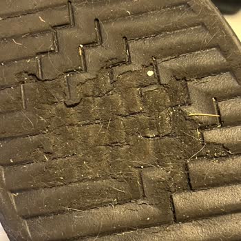 Derimod Botların Tabanı Eriyor: Garanti Süresi Mağduriyeti