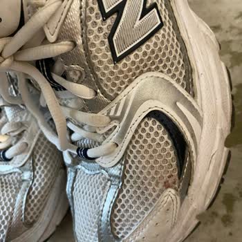 New Balance Ayakkabımın Yırtılması Ve Mağaza İlgisizliği