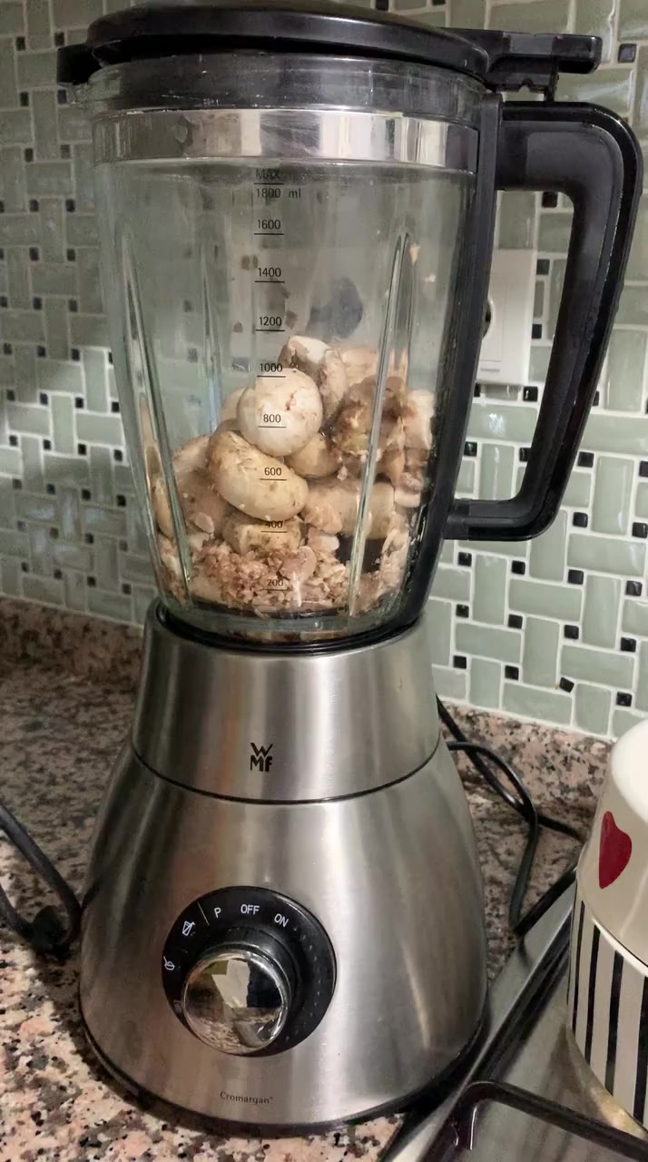 WMF Sold Me a Blender That Cannot Blend and Refuses to Process My Refund video cover