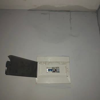 İzmir Gayrimenkul Evde Yağmur Yağdığında Elektrikler Kapanıyor