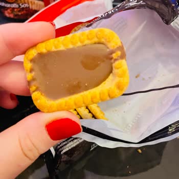 Eti Burçak Bisküvi Görseli Hijyen Endişesi Yaratıyor