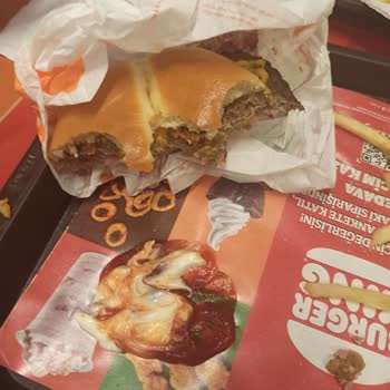 Burger King'de Soğuk Ve Yanlış Sipariş Şoku