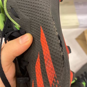 Adidas Kramponların Dayanıklılığı Hakkında Hayal Kırıklığı