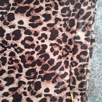 Leopar Desenli Etek İlk Giyişte Renk Değiştirdi Ve Tiftiklendi