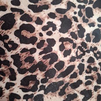 Leopar Desenli Etek İlk Giyişte Renk Değiştirdi Ve Tiftiklendi