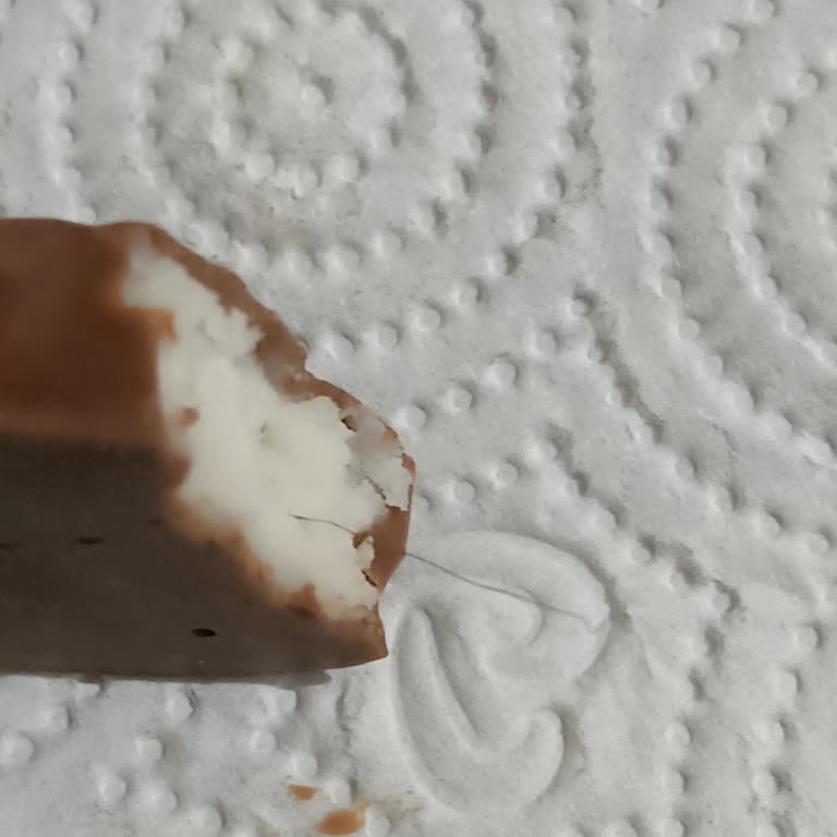 BİM'den Aldığım Çikolatadan Kıl Çıktı, Kalite Düşüşü Şaşırtıyor