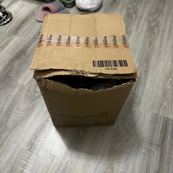 Yırtık Koliler Ve Ulaşılmayan Müşteri Hizmetleri