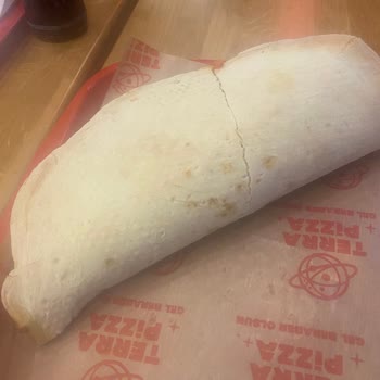 Hamur Gibi Pizza Ve Hayal Kırıklığı