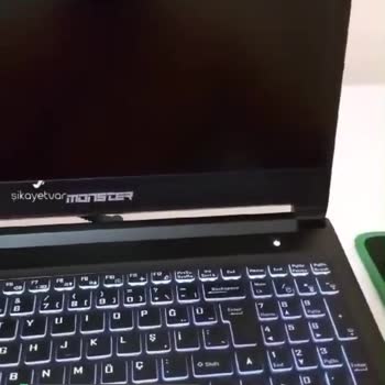 Monster Notebook Ekran Sorunu!