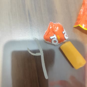 Şekerlemelerde Tehlikeli Plastik Parçası