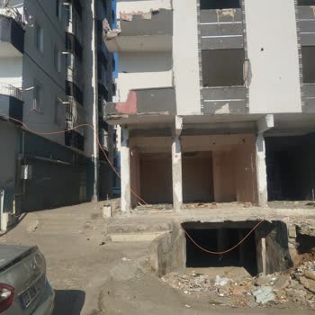 Çevre Ve Şehircilik Bakanlığı Tehlike Saçan Hasarlı Bina!